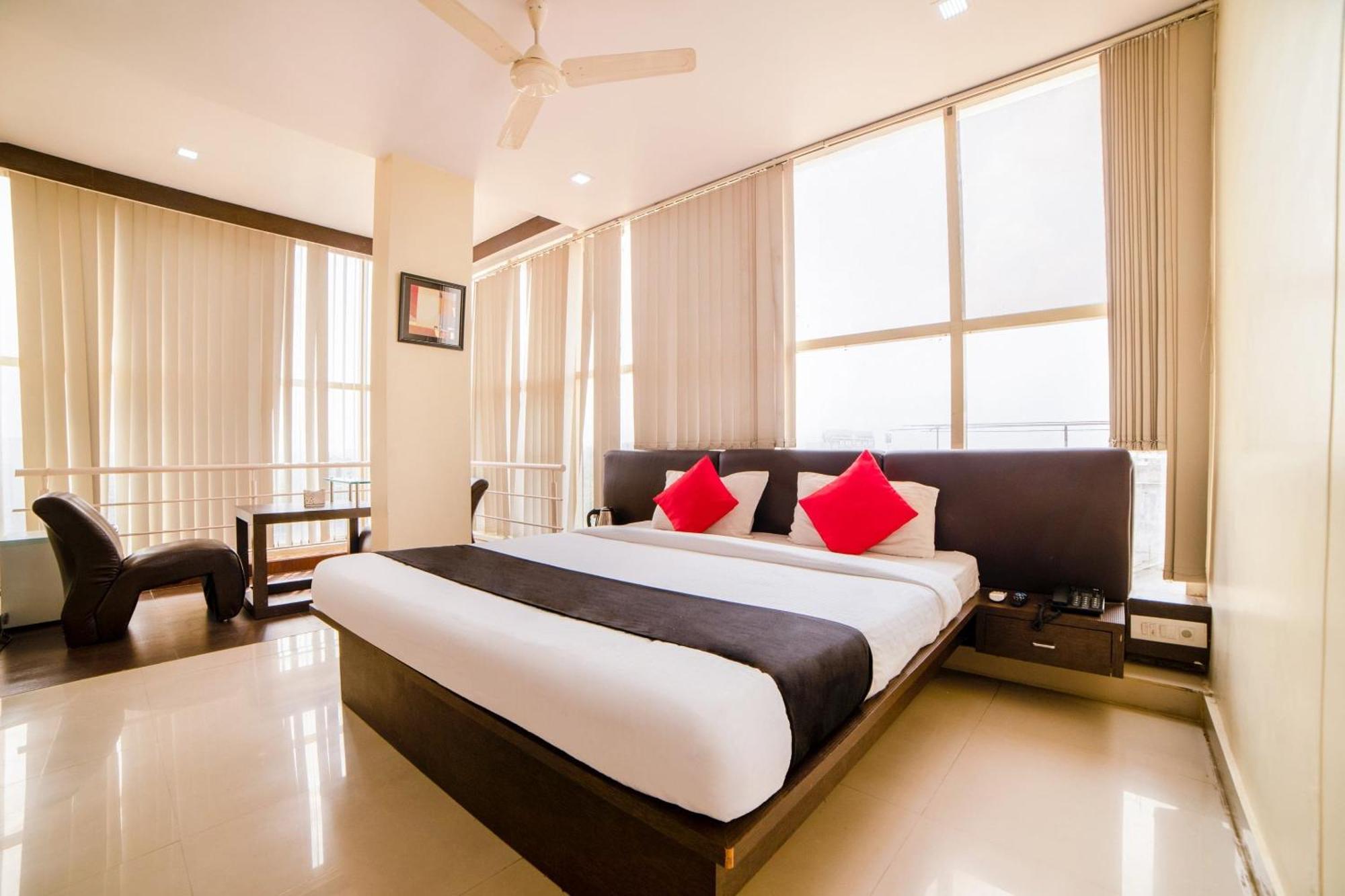 Hotel Super Capital O Raaga Grand à Haïdarabad Extérieur photo