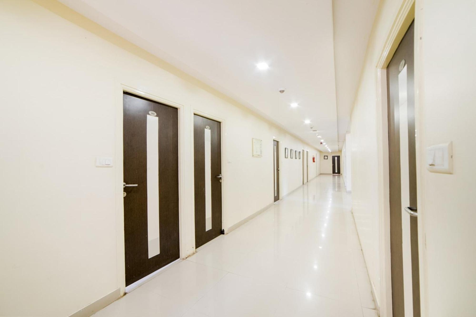 Hotel Super Capital O Raaga Grand à Haïdarabad Extérieur photo